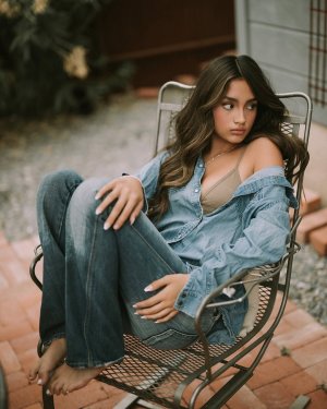 Tucson w- @erikmccormick mua @caro.takahashi styling @blushinglens.co @diesel vintage denim @u...jpg