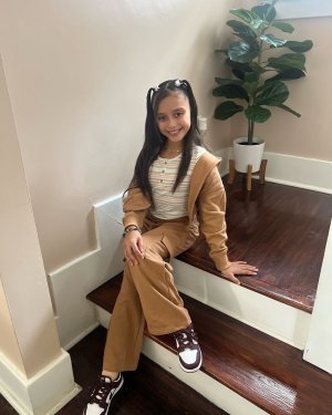 Sitting pretty ..   ••••••#explorepage #fyp #sittingpretty #prettygirl #mygirl #ily #beba #for...jpg